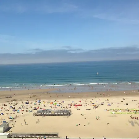 波尔图赛公寓 *