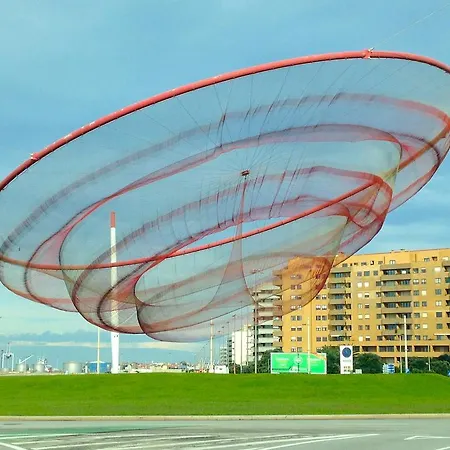 波尔图赛公寓 *